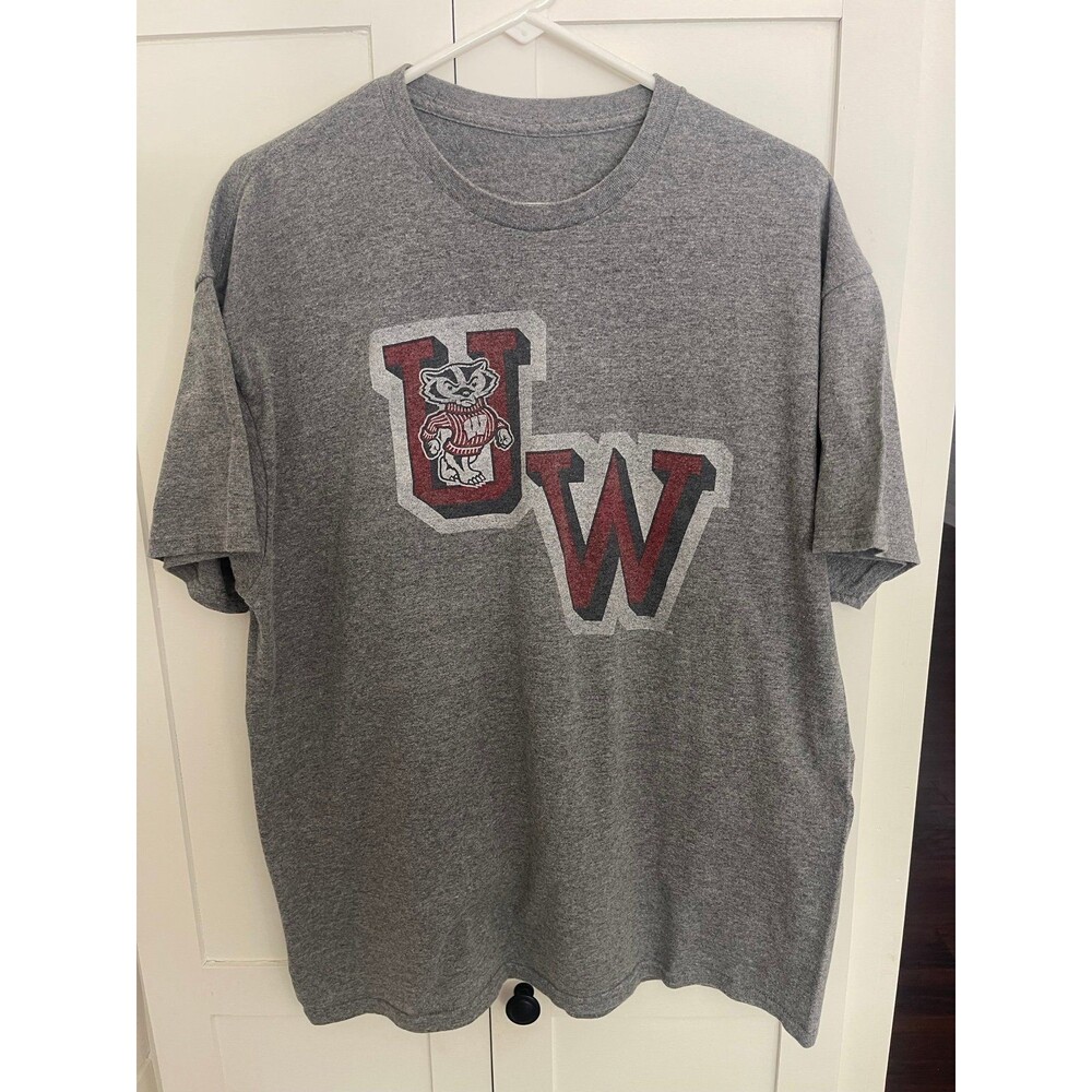 Wisconsin Badgers XL shirt